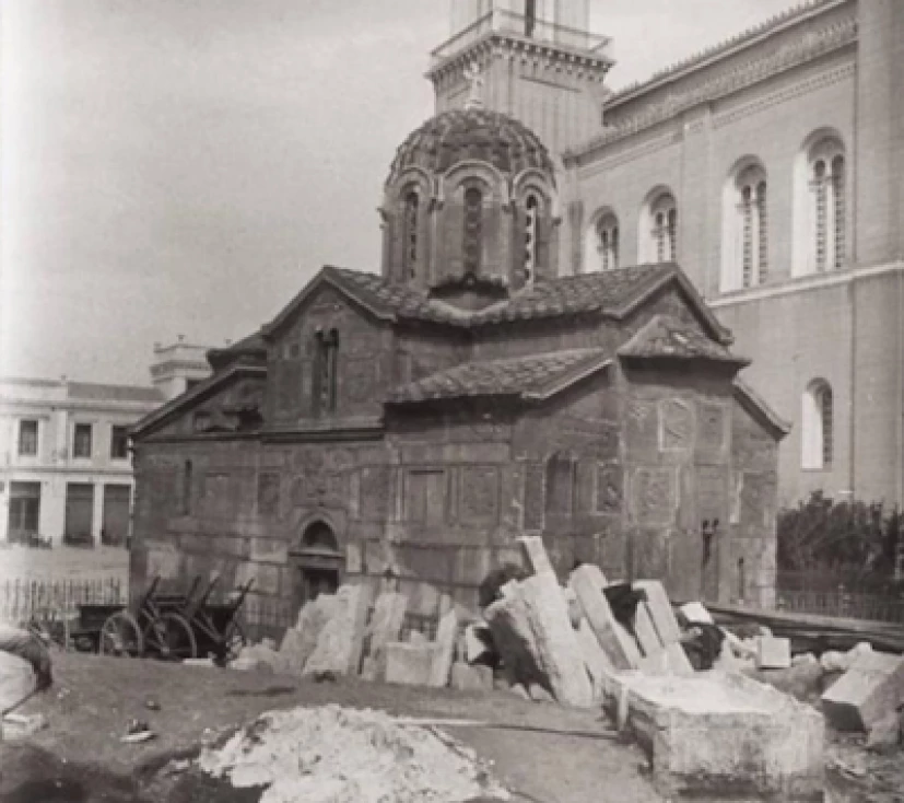 Το αρχαίο μυστικό που κρύβει το εκκλησάκι δίπλα στη Μητρόπολη Αθηνών